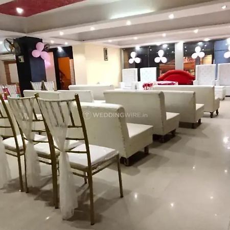 New Kumar Hotel & Banquet Lucknow Eksteriør billede