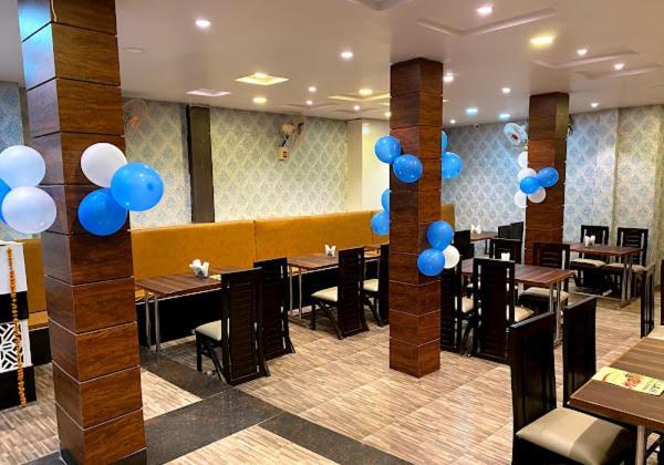 New Kumar Hotel & Banquet Lucknow Eksteriør billede