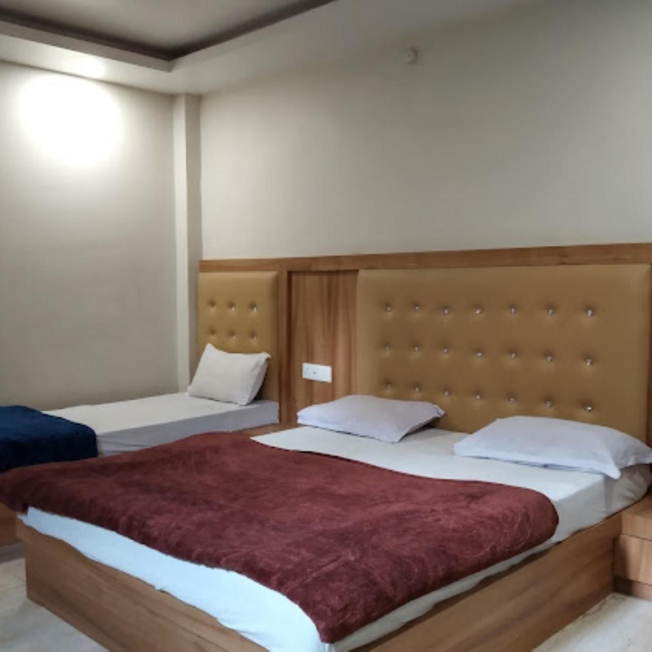 New Kumar Hotel & Banquet Lucknow Eksteriør billede