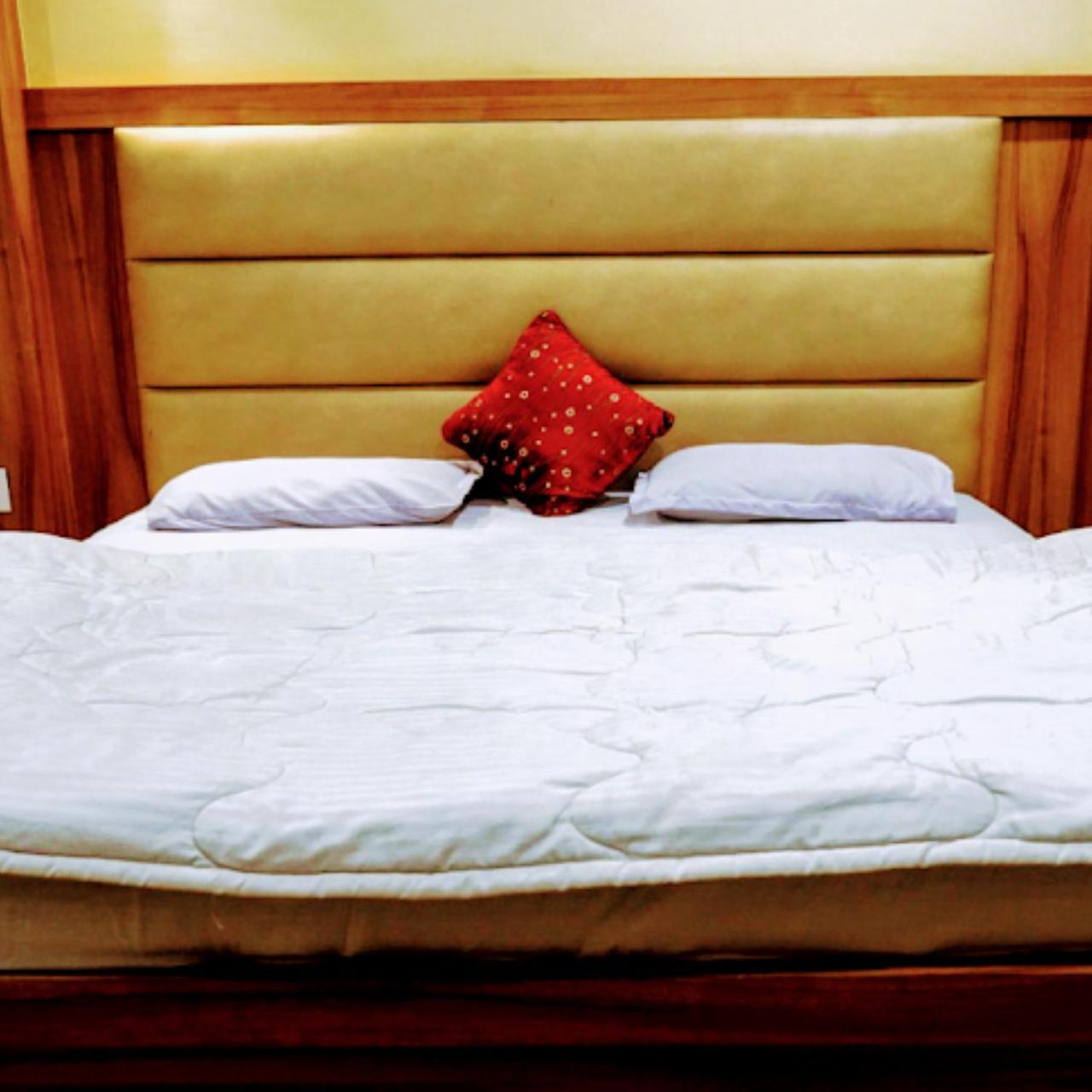 New Kumar Hotel & Banquet Lucknow Eksteriør billede