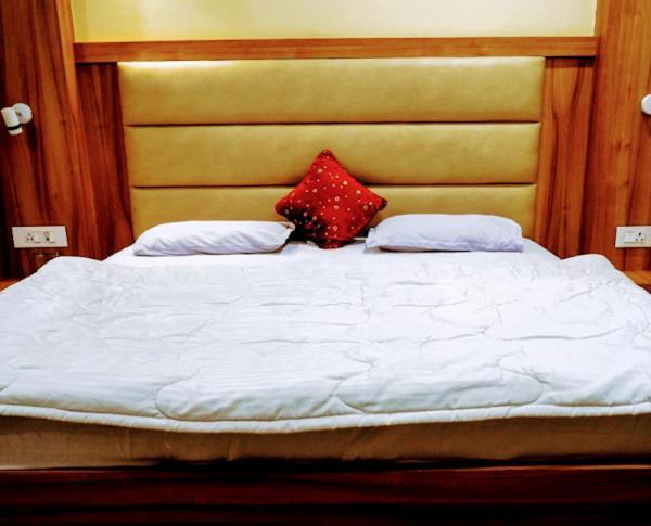 New Kumar Hotel & Banquet Lucknow Eksteriør billede