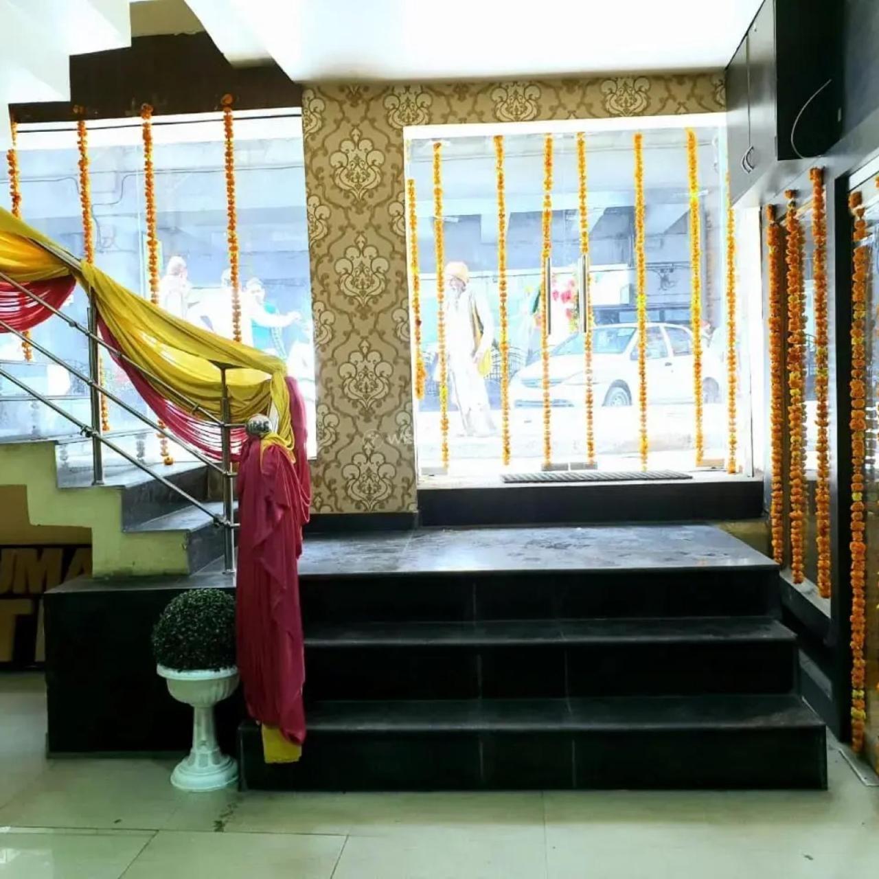 New Kumar Hotel & Banquet Lucknow Eksteriør billede